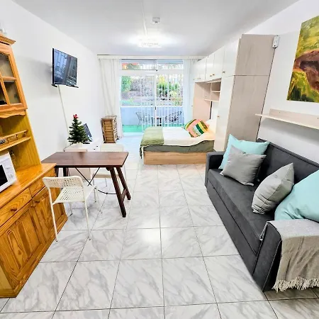 Blue Paradise Apartment *